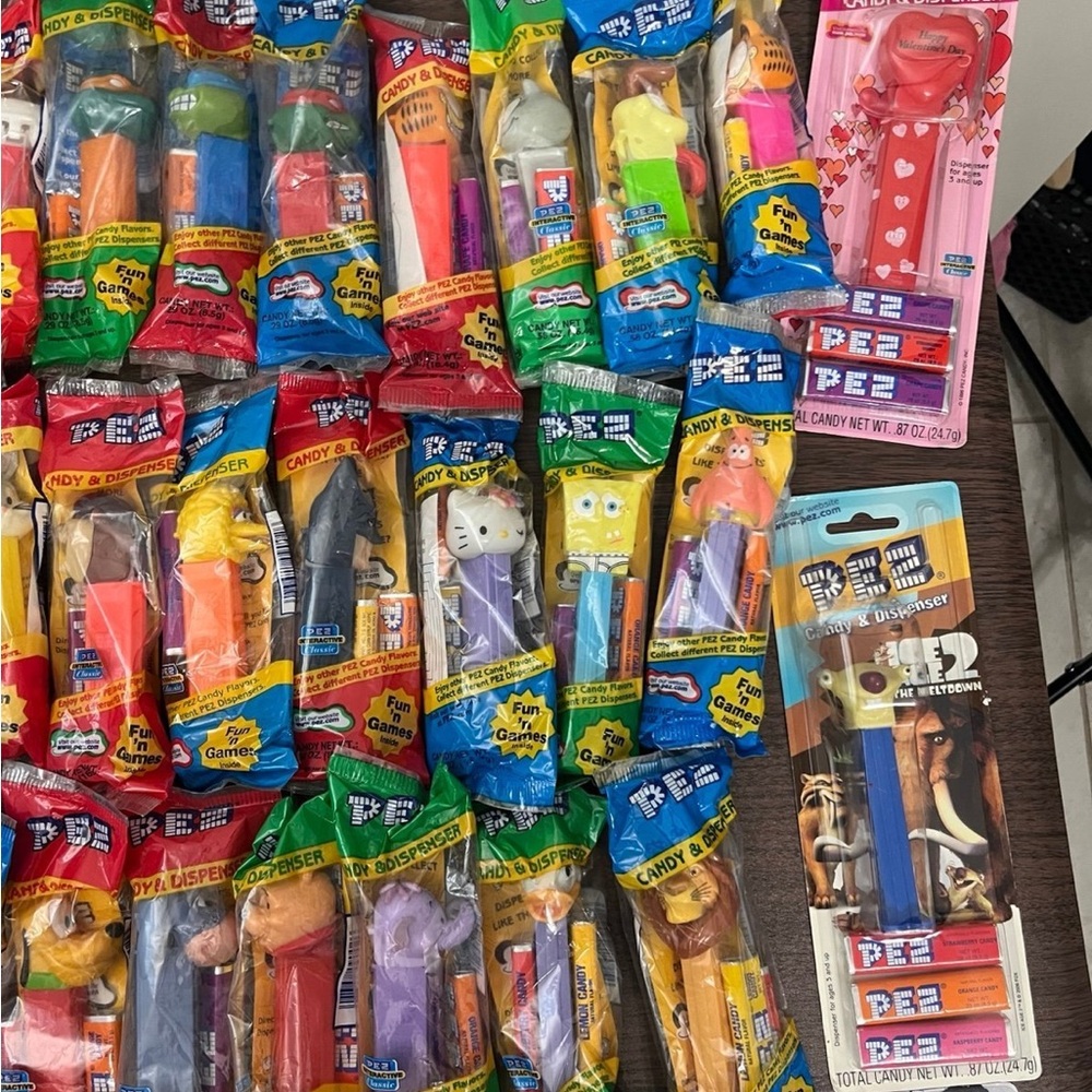 91 MISC PEZ Dispensers - 73 new / 18 used - Picture 7 of 9